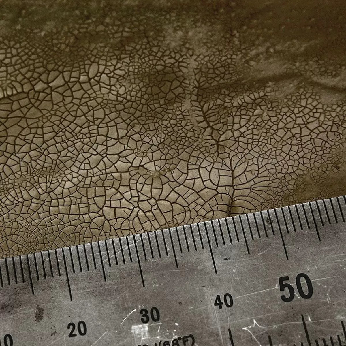 AK Interactive - Dioramas - Dark & Dry Crackle Effects 100ml